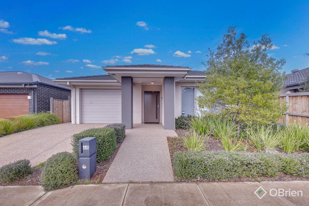 42 MAYA AVE, THORNHILL PARK, VIC 3335