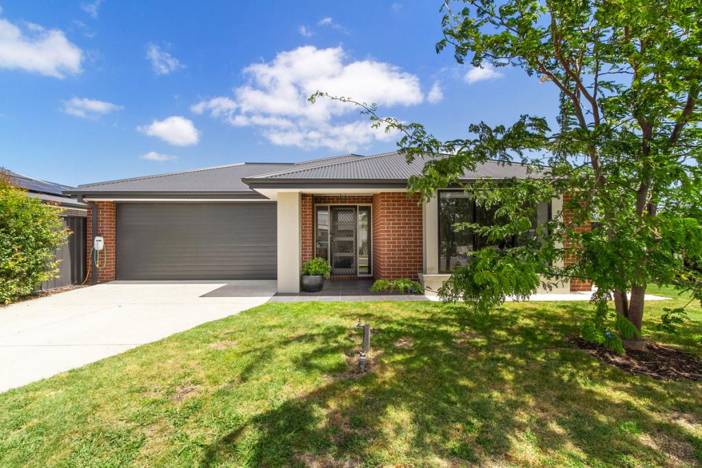 6 Peters Dr, Stratford, VIC 3862