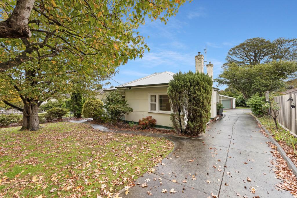 13 Dorothy Gr, Ferntree Gully, VIC 3156