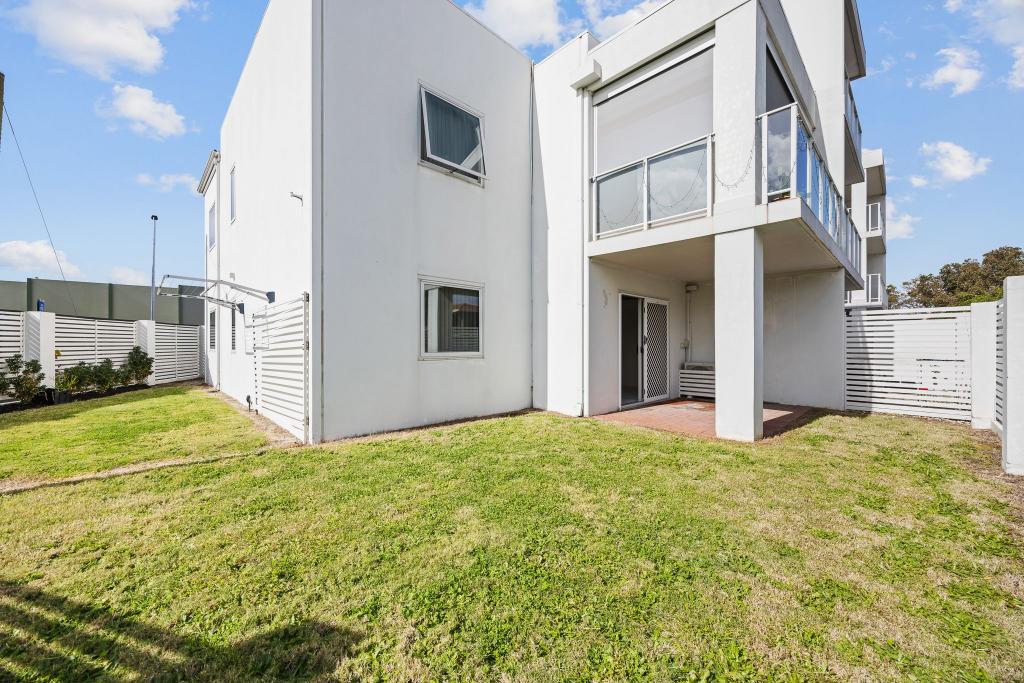 1/1 Davis St, Ascot, WA 6104