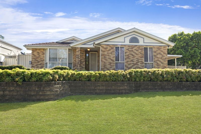 24 Saint Lawrence Ave, Blue Haven, NSW 2262