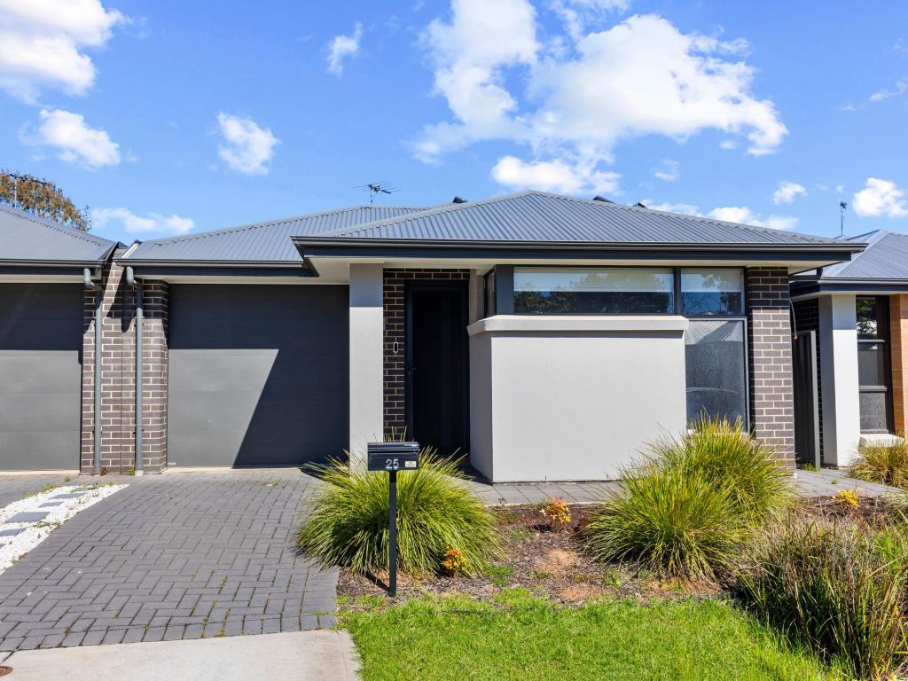 25 WHITTAKER TCE, MOUNT BARKER, SA 5251