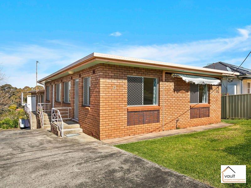 1/13 Pine Cres, Coniston, NSW 2500