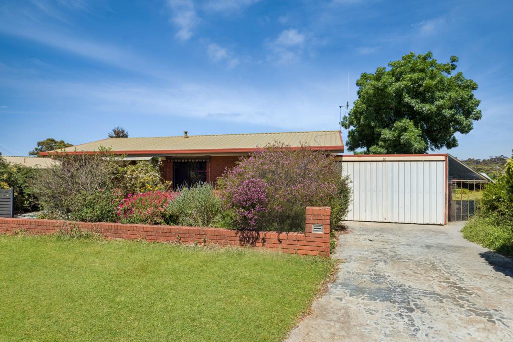 37 Franklin St, Sailors Gully, VIC 3556