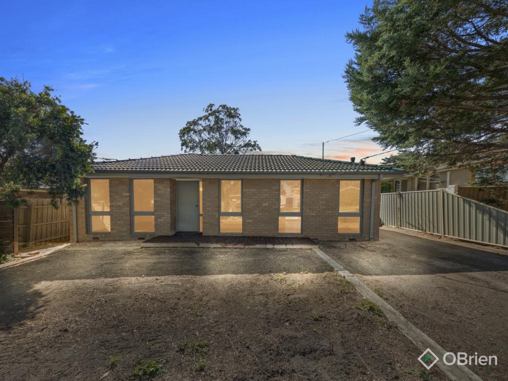 33 Evelyne Ave, Cranbourne, VIC 3977