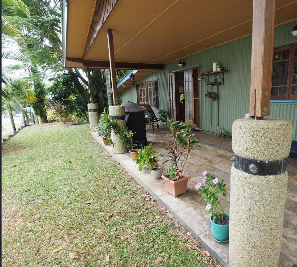 15 Dalziel St, Stratford, QLD 4870