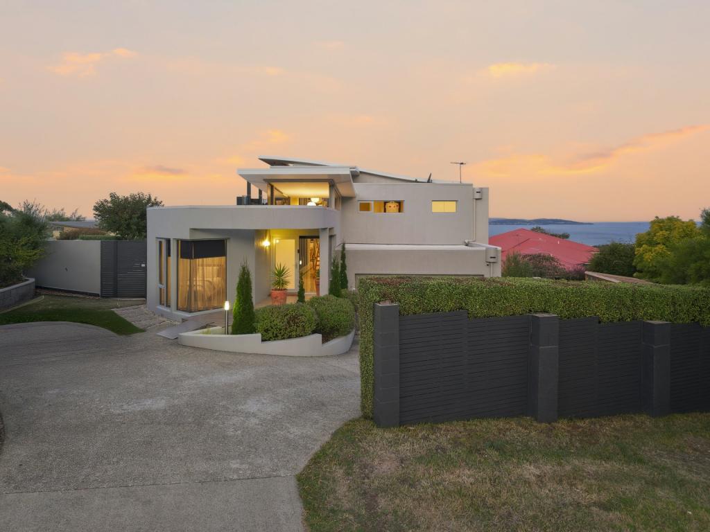 71 Burwood Dr, Blackmans Bay, TAS 7052