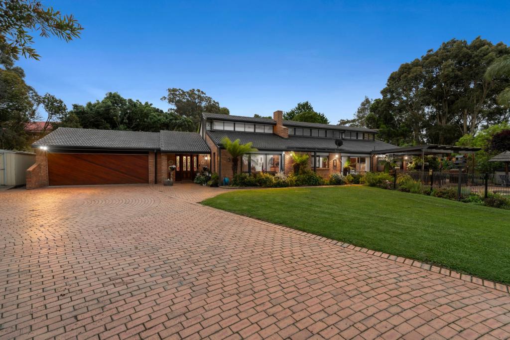 4 Crofters Hill Way, Somerville, VIC 3912