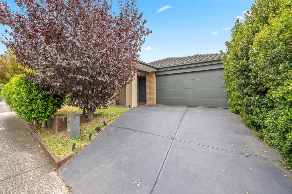 27 Livida Cct, Lyndhurst, VIC 3975