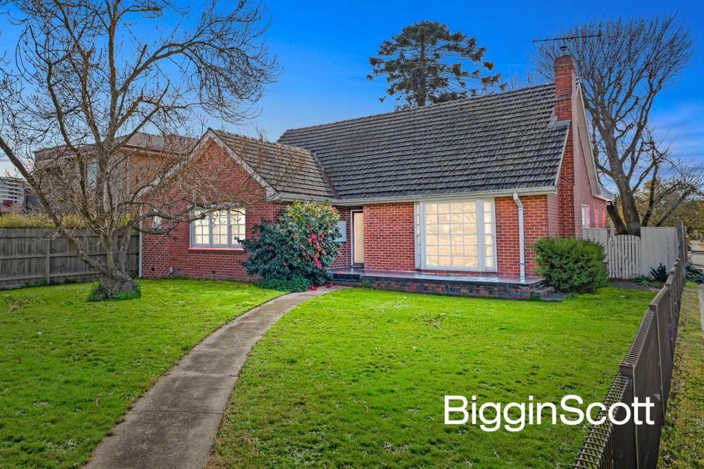 9 GLEN RD, GLEN WAVERLEY, VIC 3150