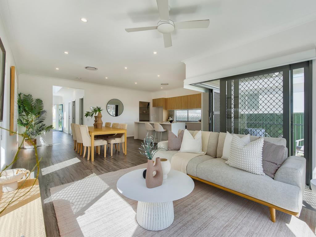 12 Fontaine St, Stafford Heights, QLD 4053