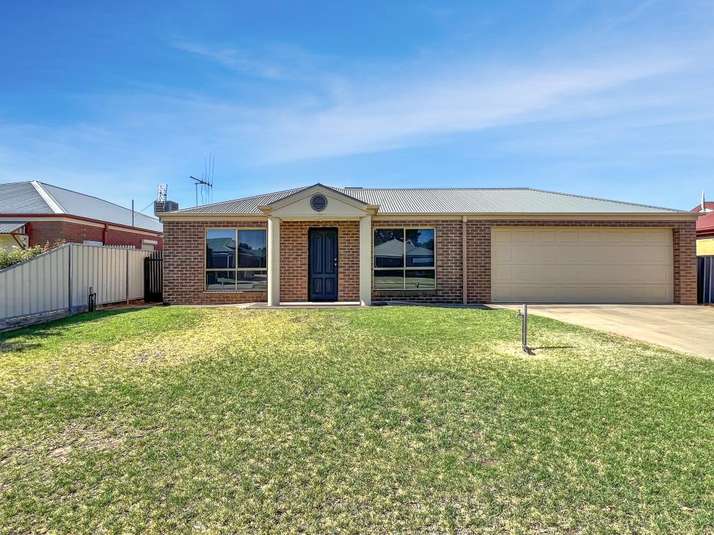 3 DELLAR ST, SWAN HILL, VIC 3585