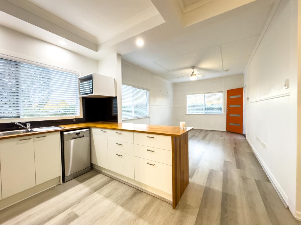14 Pelican St, North Ipswich, QLD 4305
