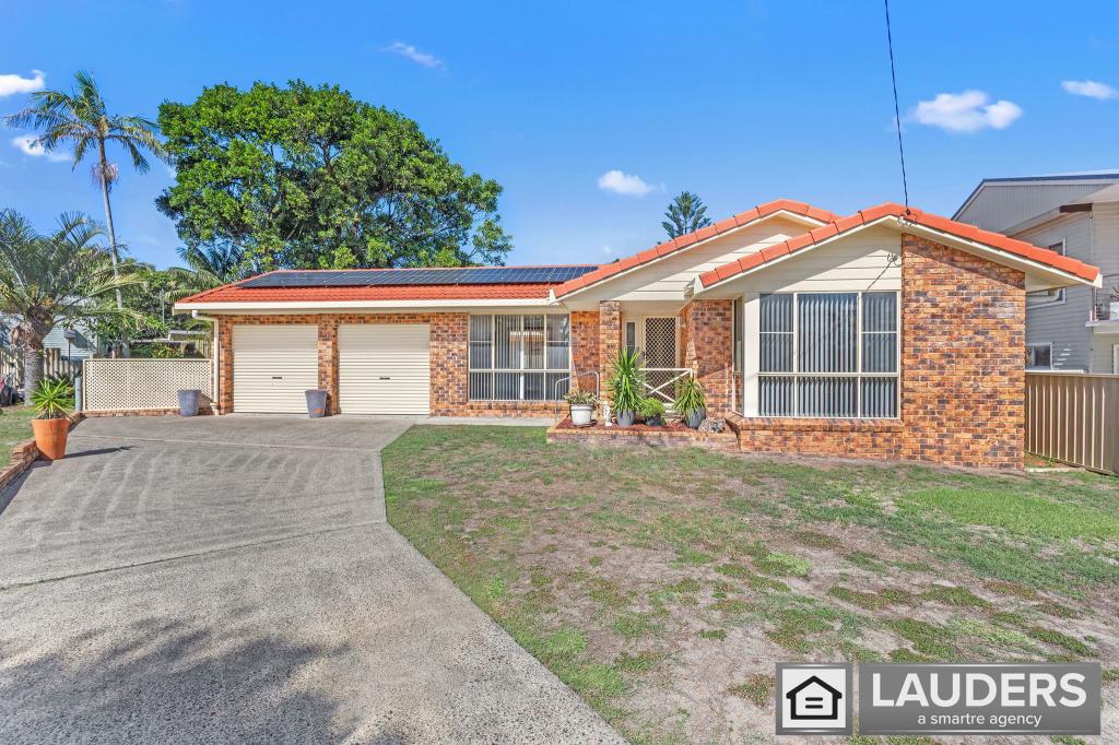 11 Banksia Cl, Manning Point, NSW 2430