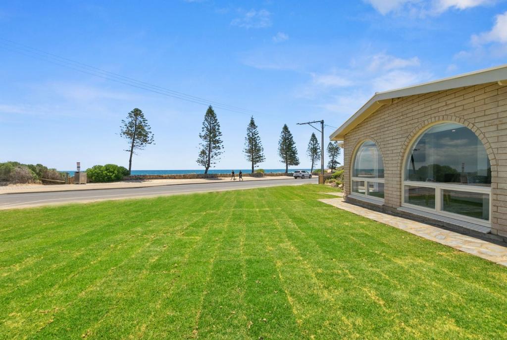 4 Esplanade, Christies Beach, SA 5165
