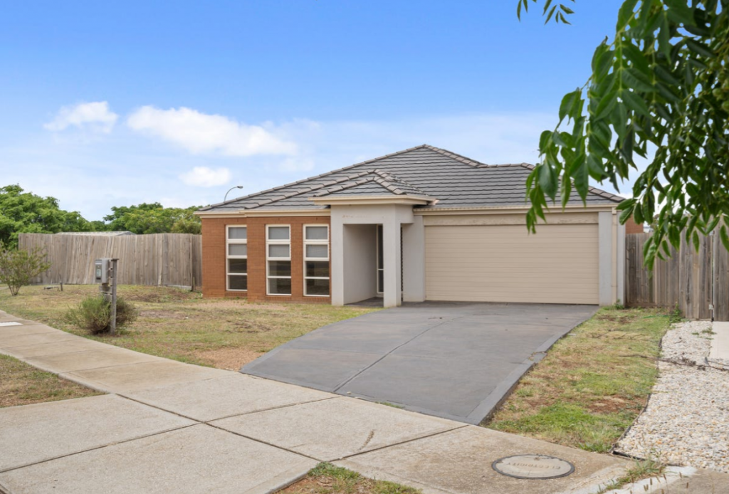 27 Harry Vallence Dr, Maddingley, VIC 3340