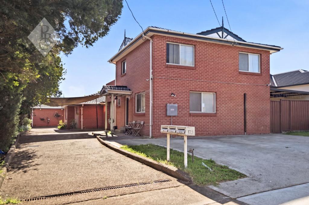 1/129 Mimosa Rd, Greenacre, NSW 2190