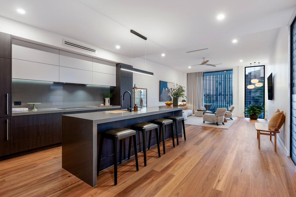 90 Seagull Ave, Mermaid Beach, QLD 4218