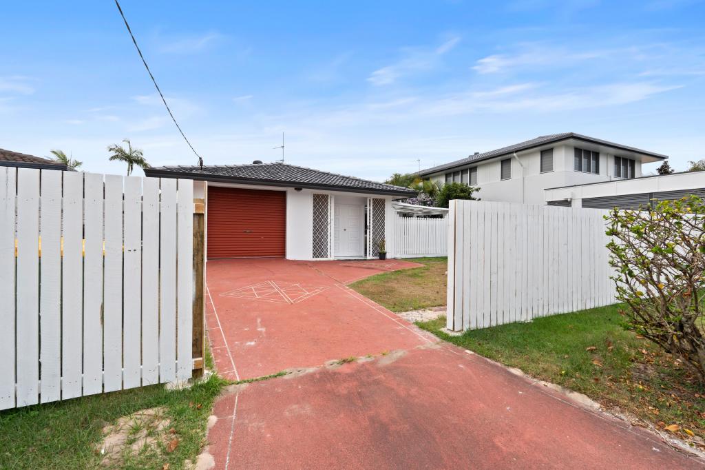 6 Mascala Pde, Mermaid Waters, QLD 4218