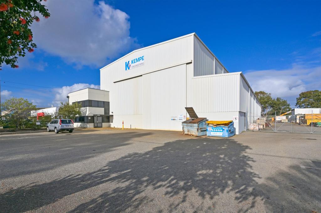 42-44 Wittenberg Dr, Canning Vale, WA 6155