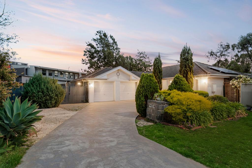 5 Loddon Cl, Caroline Springs, VIC 3023