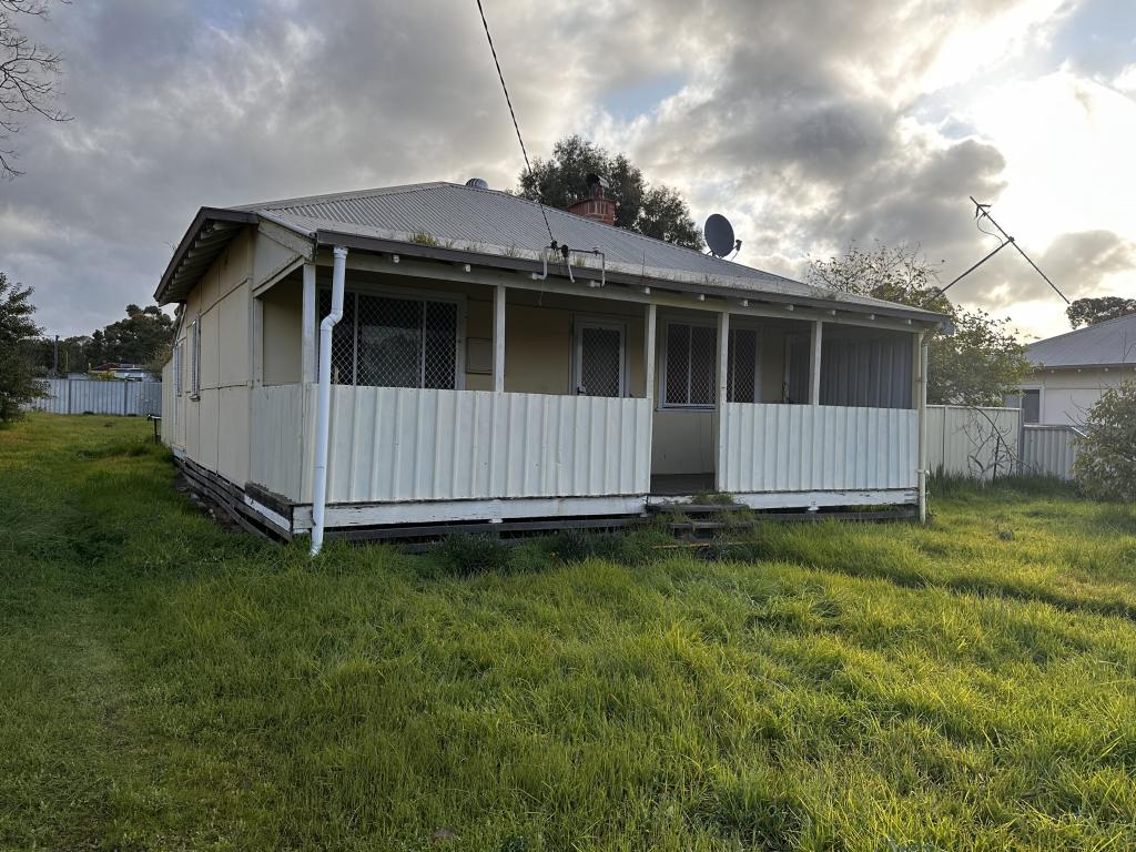 94 White St, Brookton, WA 6306