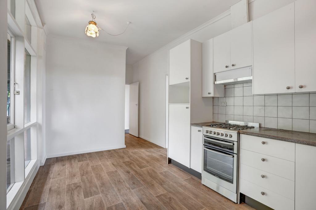 8 Lynore Ave, Para Hills, SA 5096