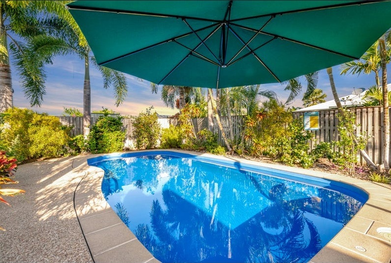 18 ANCHORAGE CCT, BUSHLAND BEACH, QLD 4818