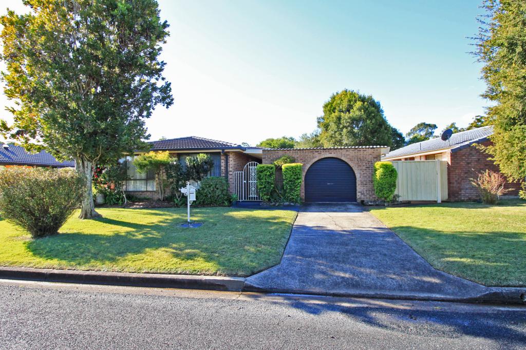 4 Phillip Cl, Lakewood, NSW 2443