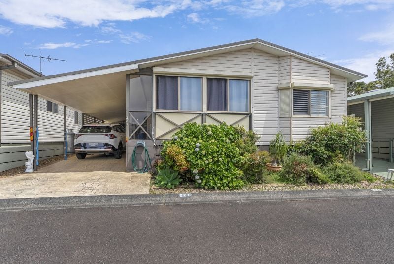 221/51 Kamilaroo Ave, Lake Munmorah, NSW 2259