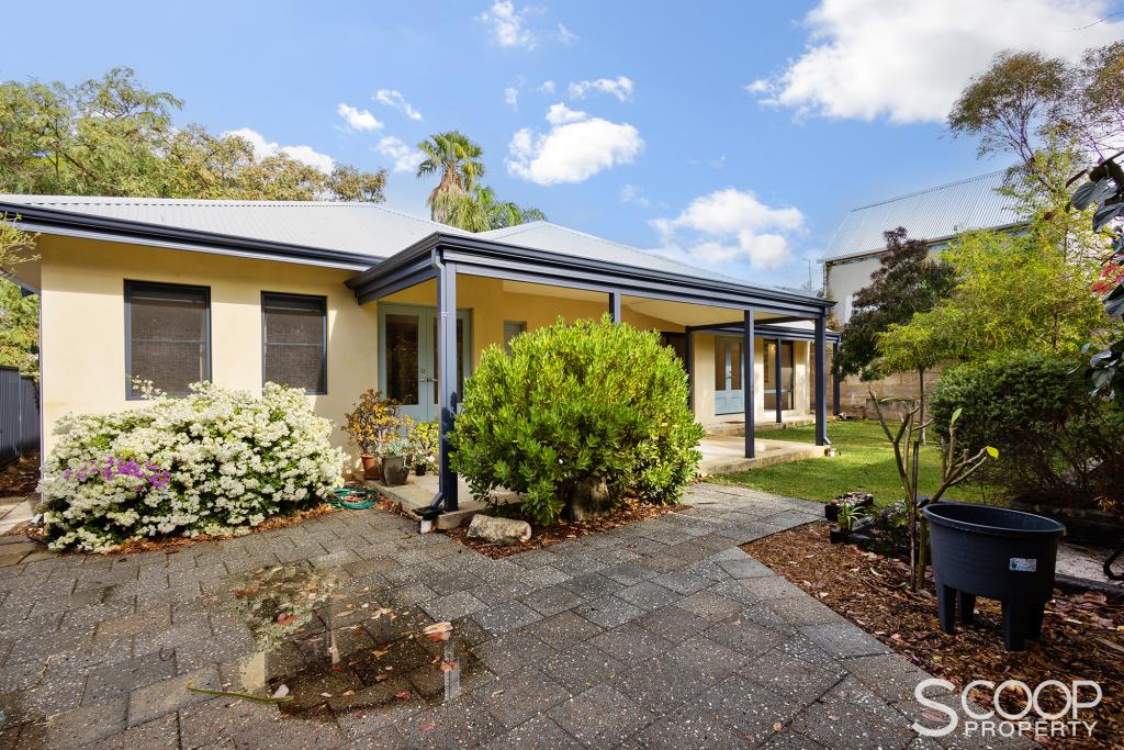 17a Snook Cres, Hilton, WA 6163