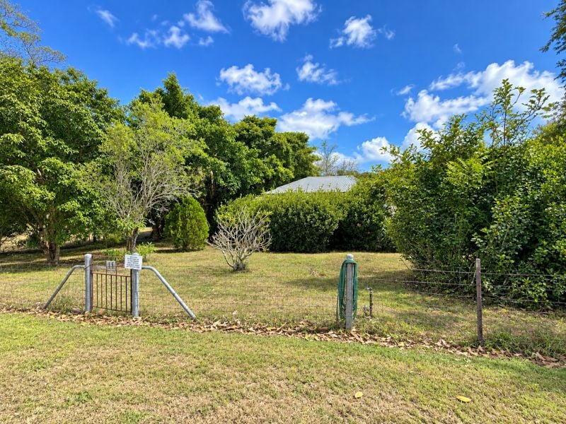 11 Charlotte St, Cooktown, QLD 4895