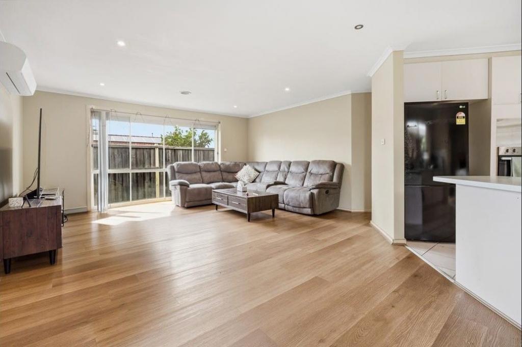 37 DONA DR, HOPPERS CROSSING, VIC 3029