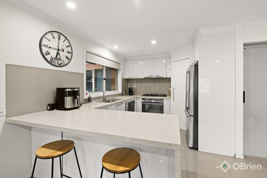 55 Sandalwood Dr, Narre Warren, VIC 3805