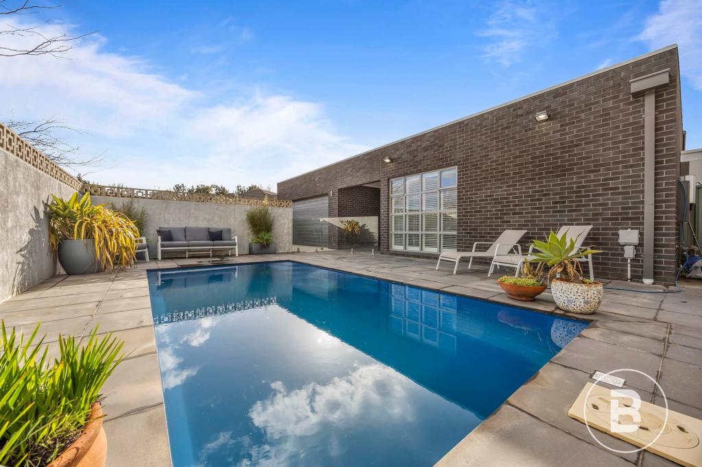 42 Faversham Ave, Lake Gardens, VIC 3355