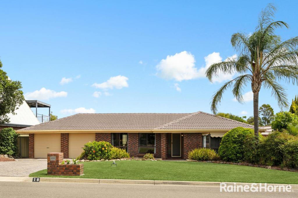 18 Arabian Dr, Woodcroft, SA 5162