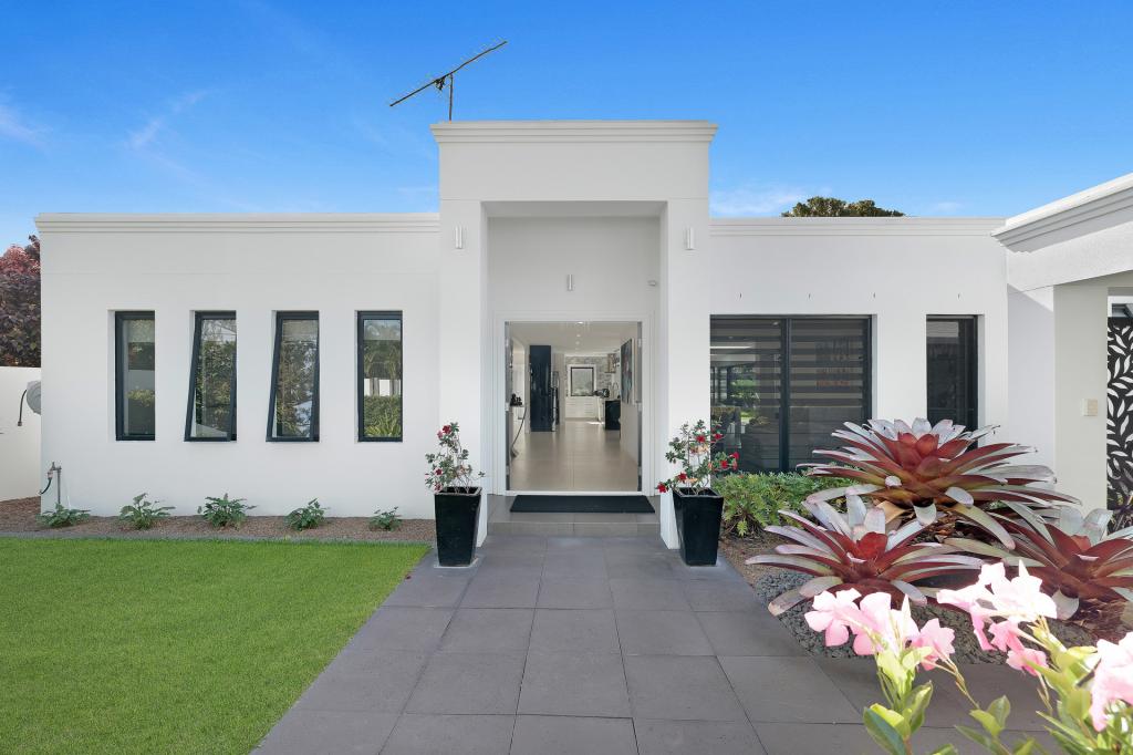 25 St Andrews Ave, Surfers Paradise, QLD 4217