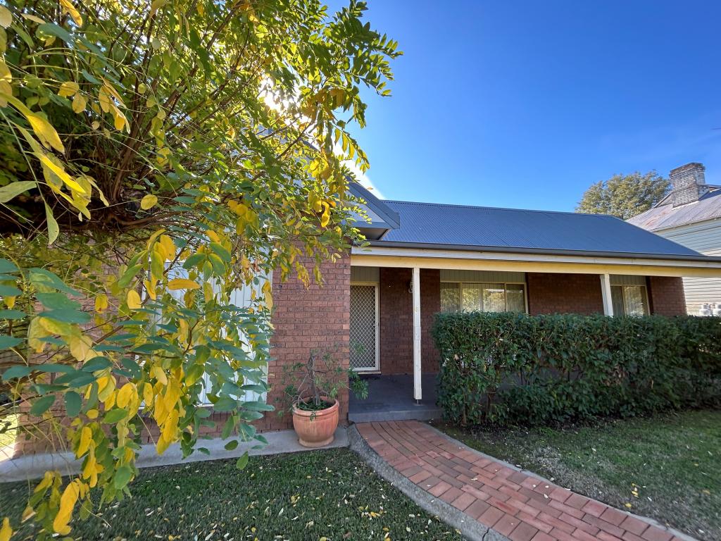 6 Middle St, Grenfell, NSW 2810