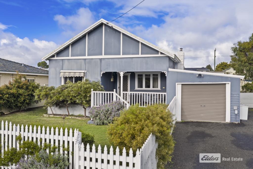 61 KATOOMBA ST, ORANA, WA 6330
