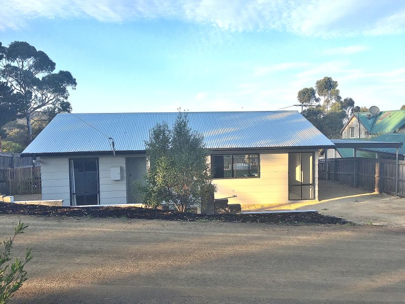 10 Meethenar St, Carlton, TAS 7173