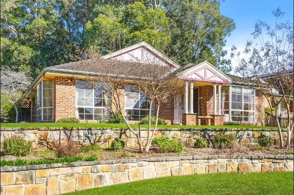 33 Cambewarra Ave, Castle Hill, NSW 2154