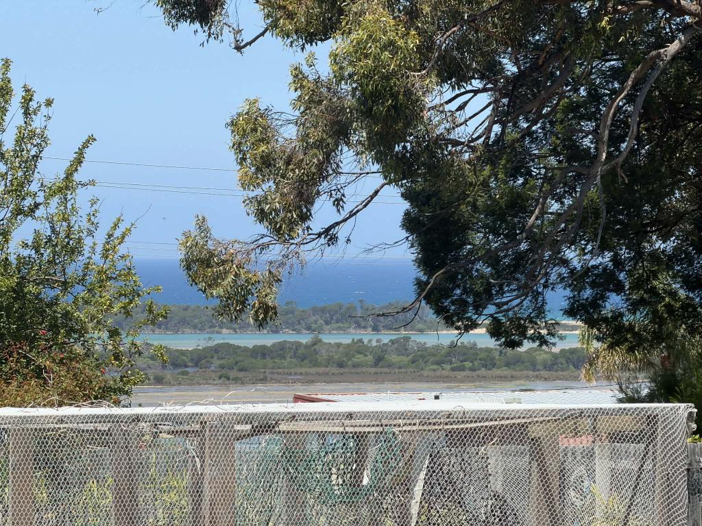 52 MIRRABOOKA RD, MALLACOOTA, VIC 3892