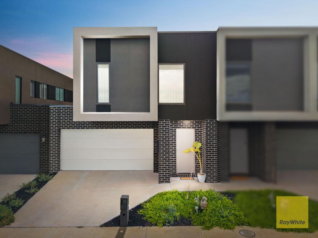 18 Trapani Gr, Deanside, VIC 3336