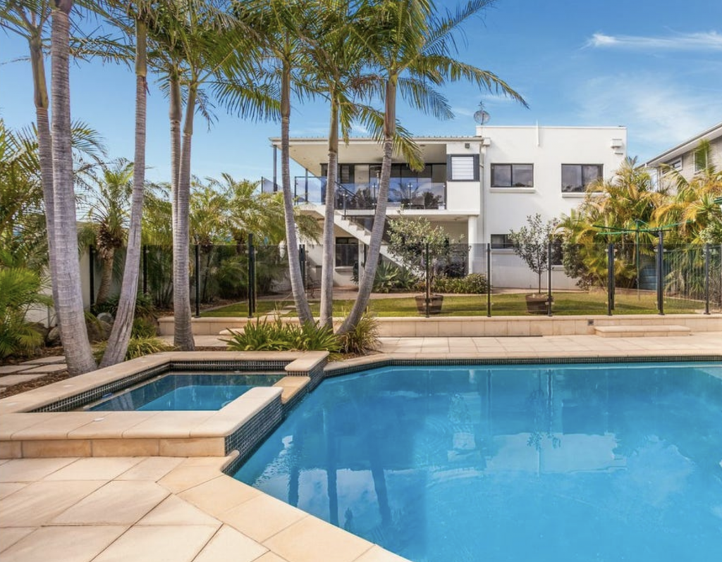 2 Juanita Ave, Towradgi, NSW 2518