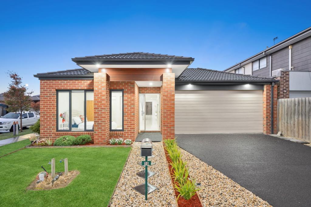 10 CHEVROLET RD, CRANBOURNE EAST, VIC 3977