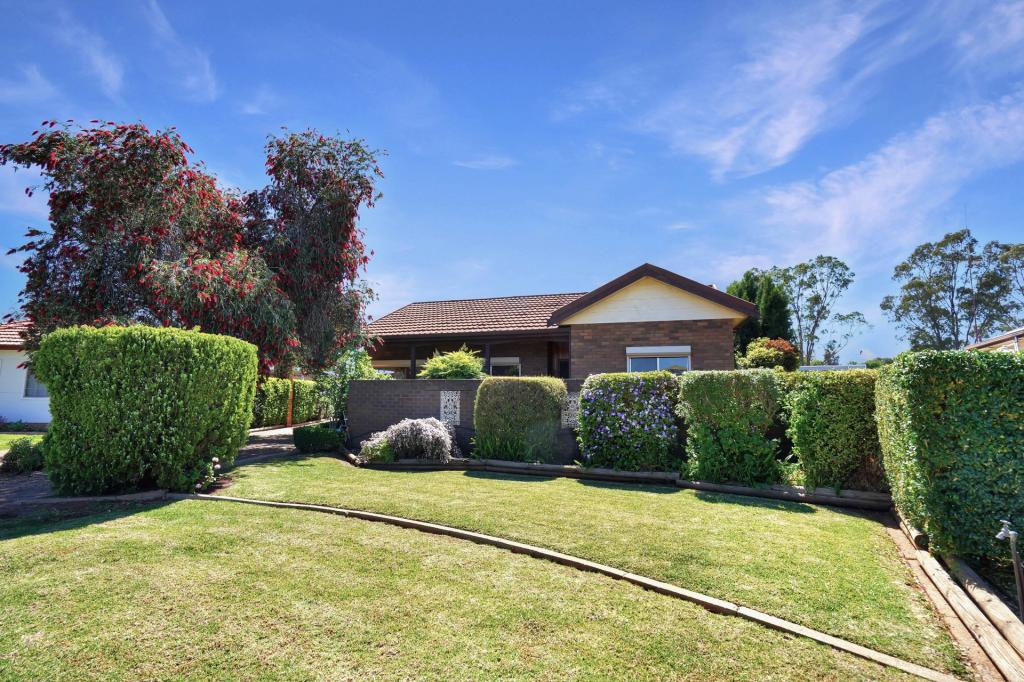 30 Lawson Cres, Griffith, NSW 2680