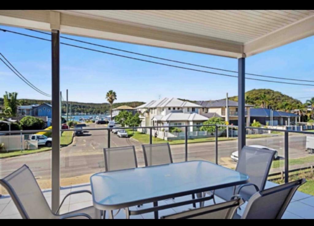 211 BOOKER BAY RD, BOOKER BAY, NSW 2257