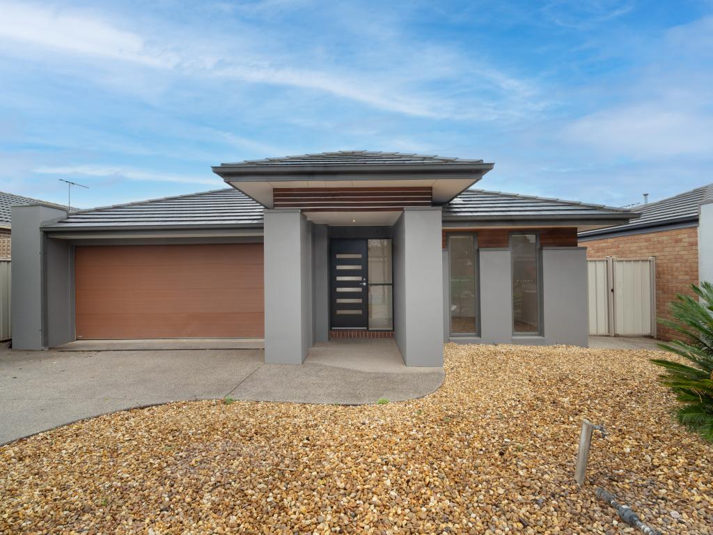 12 MALLOW ST, BROOKFIELD, VIC 3338