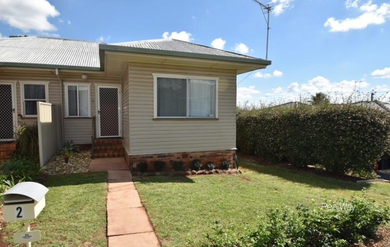 2/2 Katherine St, North Toowoomba, QLD 4350