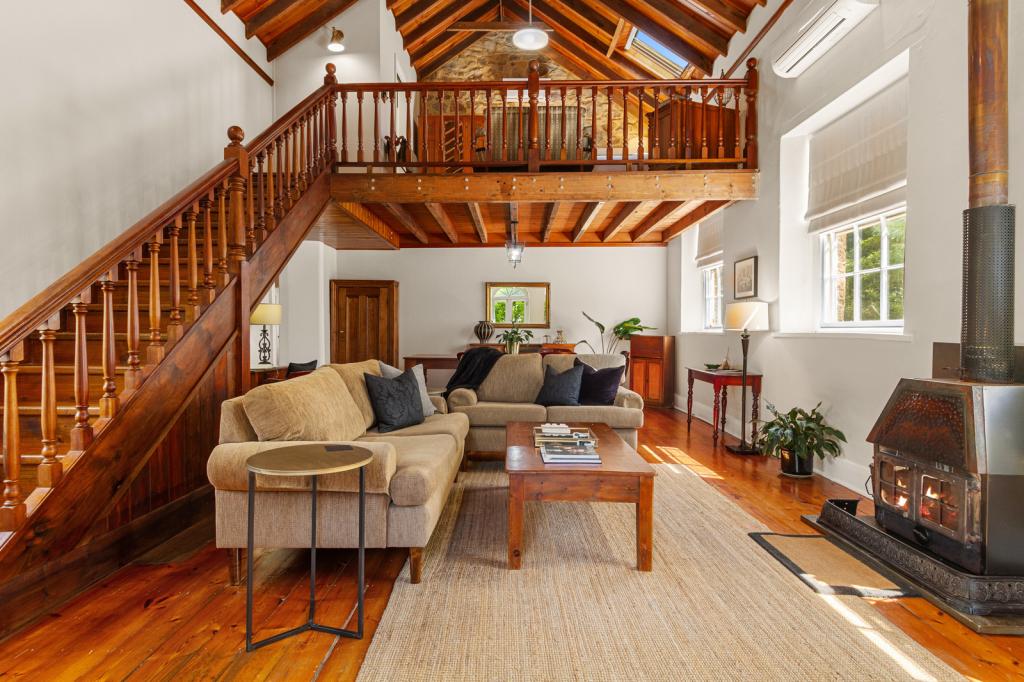 18 Victoria Rd, Clare, SA 5453